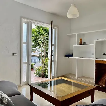 Playa Chica With Terrace 100 M From The Sea Appartement