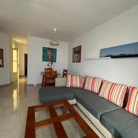 Playa Chica With Terrace 100 M From The Sea Appartement *