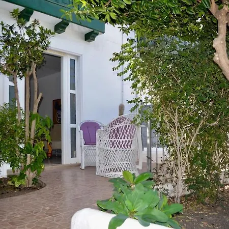 Playa Chica With Terrace 100 M From The Sea Apartamento