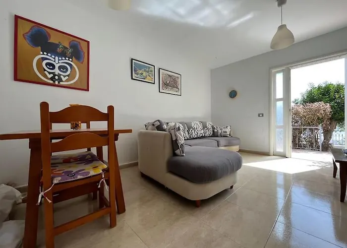 Playa Chica With Terrace 100 M From The Sea Appartamento *