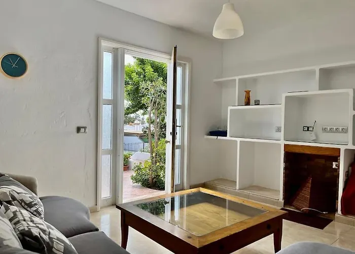 Playa Chica With Terrace 100 M From The Sea Apartamento