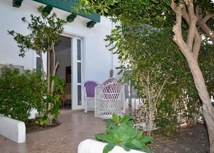 Playa Chica With Terrace 100 M From The Sea Appartamento