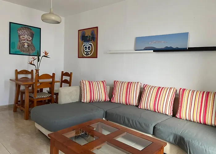 Appartamento Playa Chica With Terrace 100 M From The Sea